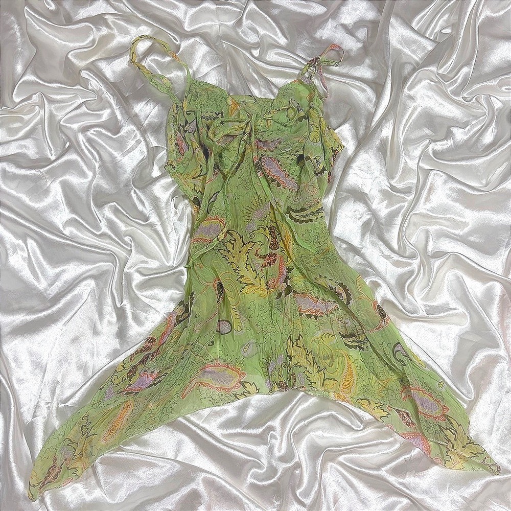 y2k Far June Camisole Green Excellent Silk Blend Paisley Handkerchief Hem Top